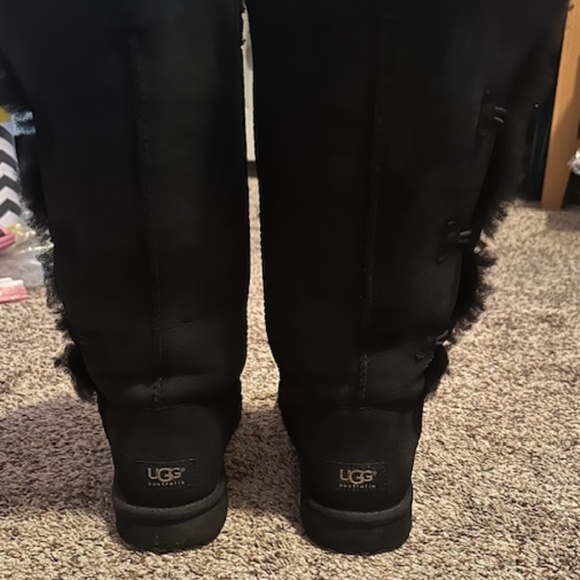 Black ugg tall bailey button boots - Picture 3 of 3